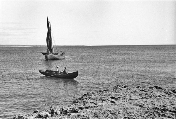 Hookers at inis Meáin - 1930s(?)