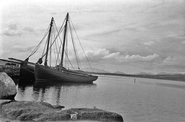 Hookers in Carraroe - 1930(?)